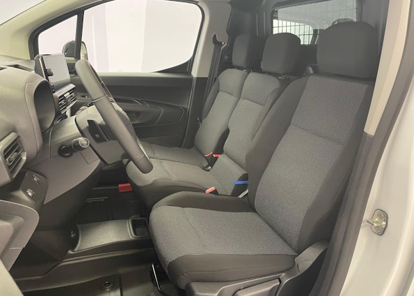 Vehicle image 7 Vehicle image 7