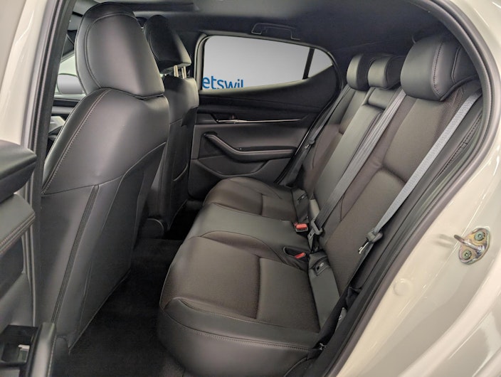 Vehicle image MAZDA 3