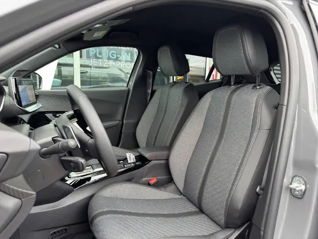 Peugeot 2008 1.2 Hybrid Allure