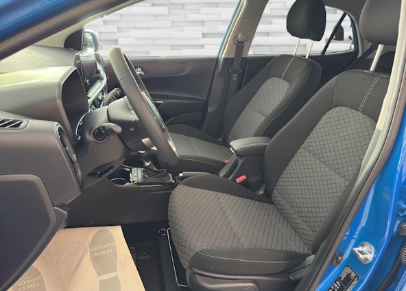 Vehicle image 4 Vehicle image 4