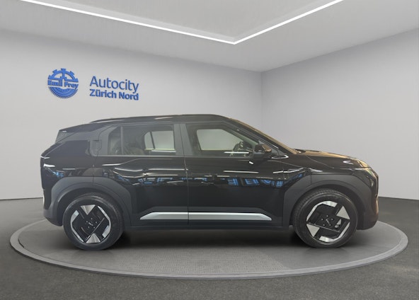 Vehicle image 4 Vehicle image 4