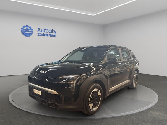 First vehicle image