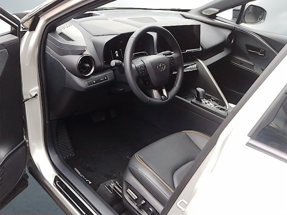 Vehicle image 8