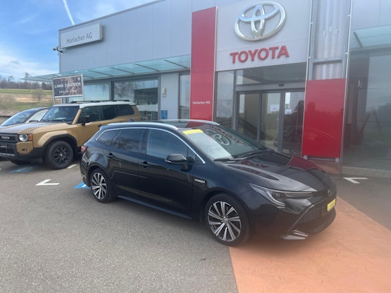 First vehicle image