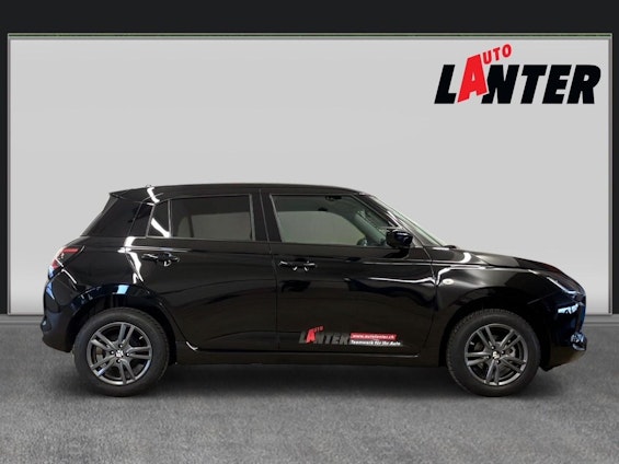 Vehicle image 4 Vehicle image 4