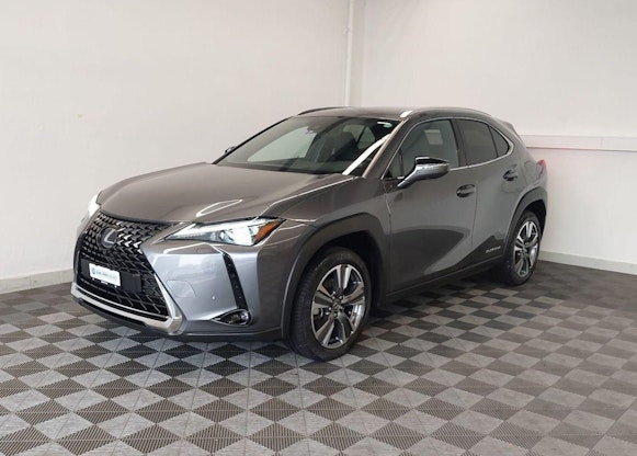 First vehicle image