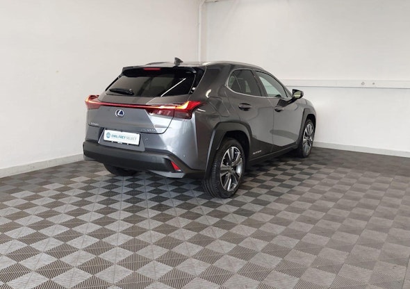 Vehicle image 9
