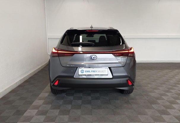 Vehicle image 8
