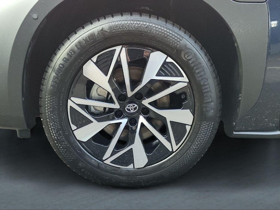 Vehicle image 13 Vehicle image 13