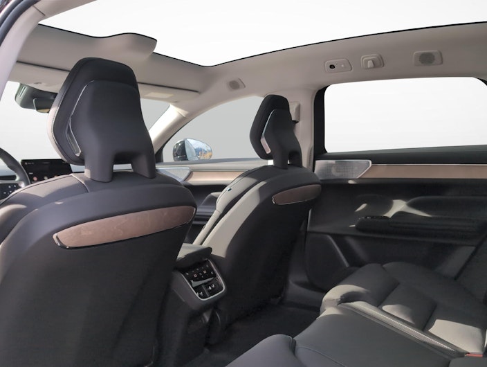 Vehicle image VOLVO ES90