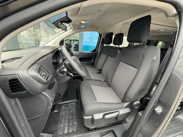 Opel Vivaro Kombi XL 2.0CDTi - 9 Plätzer - Automat