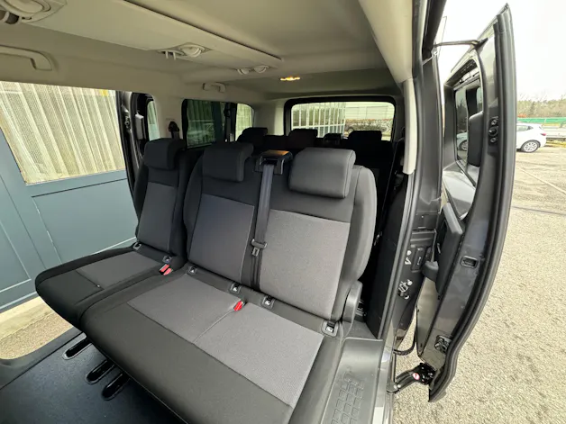 Opel Vivaro Kombi XL 2.0CDTi - 9 Plätzer - Automat