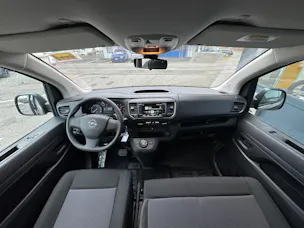 Opel Vivaro Kombi XL 2.0CDTi - 9 Plätzer - Automat