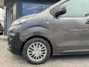 Opel Vivaro Kombi XL 2.0CDTi - 9 Plätzer - Automat