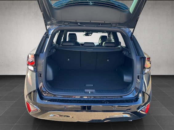 Vehicle image 32 Vehicle image 32