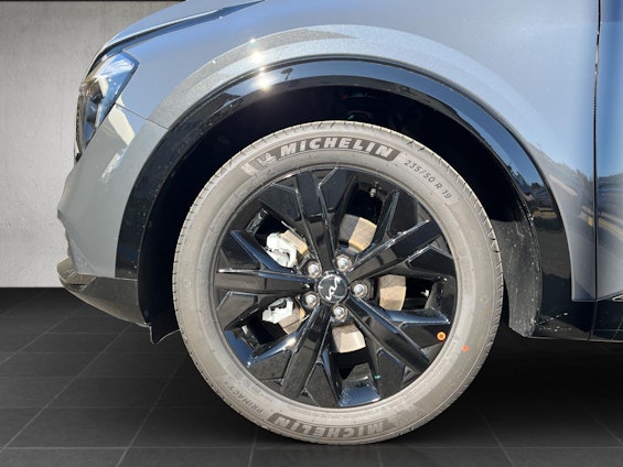 Vehicle image 25 Vehicle image 25