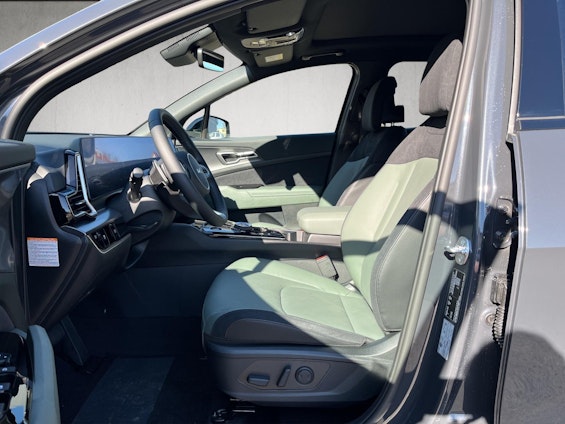 Vehicle image 26 Vehicle image 26