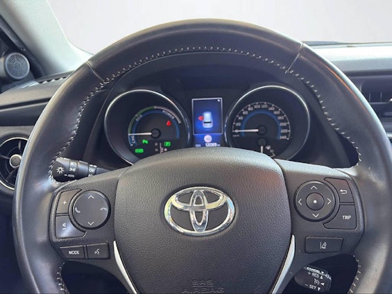 Vehicle image 9 Vehicle image 9