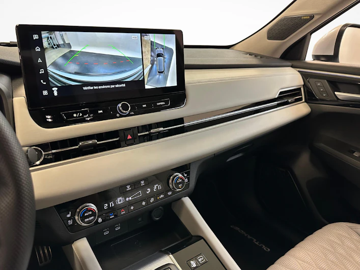 Fahrzeugbild MITSUBISHI OUTLANDER