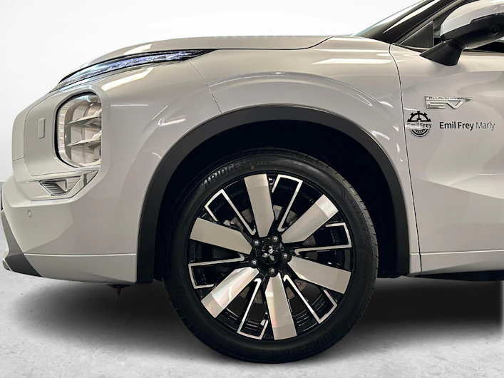 Fahrzeugbild MITSUBISHI OUTLANDER