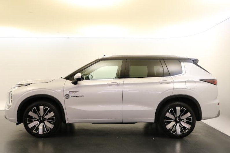 Vehicle image MITSUBISHI OUTLANDER