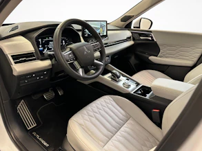 https://vehicle.imgix.net/3840164/ad4165b9-590e-443e-aec4-133119e6ed76.jpg