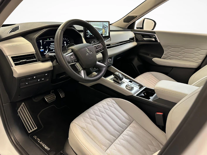 Fahrzeugbild MITSUBISHI OUTLANDER