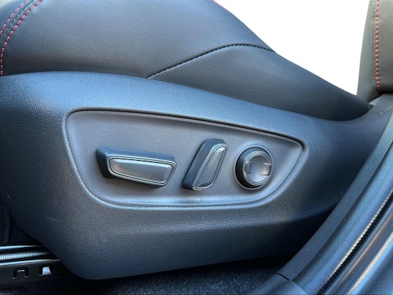 Vehicle image 17 Vehicle image 17