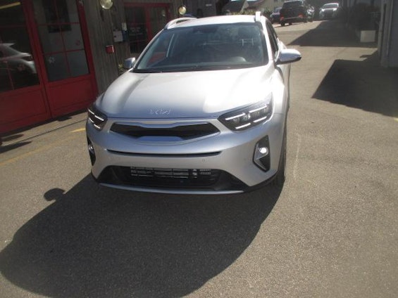 First vehicle image