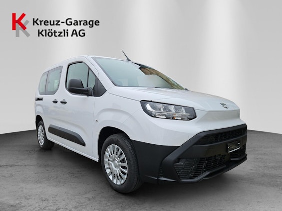 First vehicle image First vehicle image