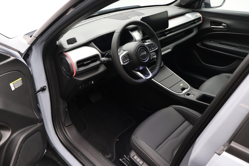 Vehicle image JEEP AVENGER