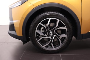 Vehicle image TOYOTA C-HR 2.0 PHEV Style Premiere