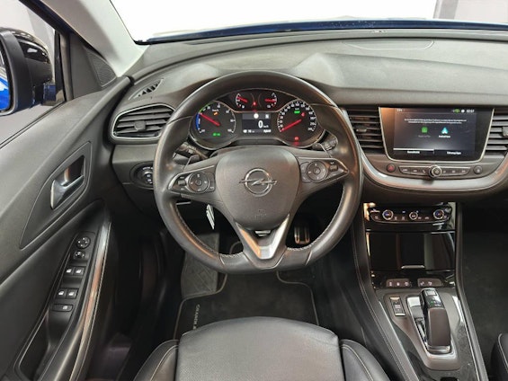 Vehicle image 18
