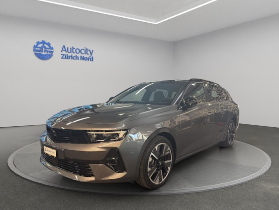 First vehicle image