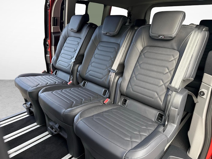 Vehicle image FORD TOURNEO