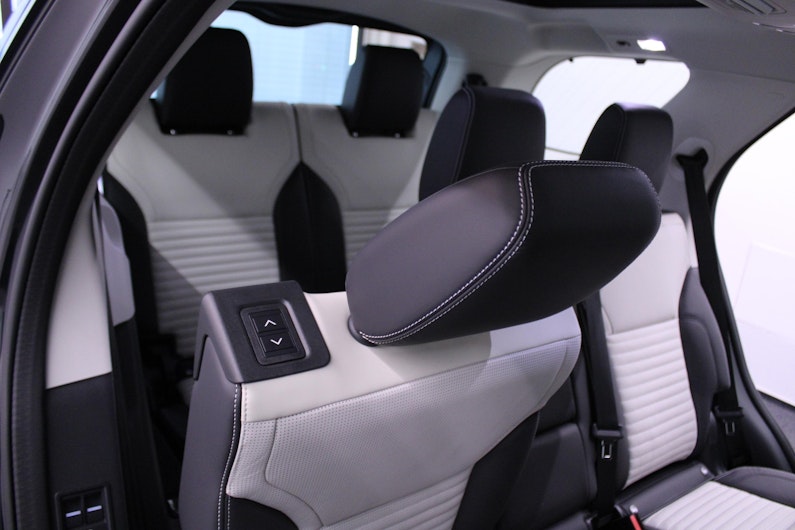 Vehicle image LAND ROVER DISCOVERY