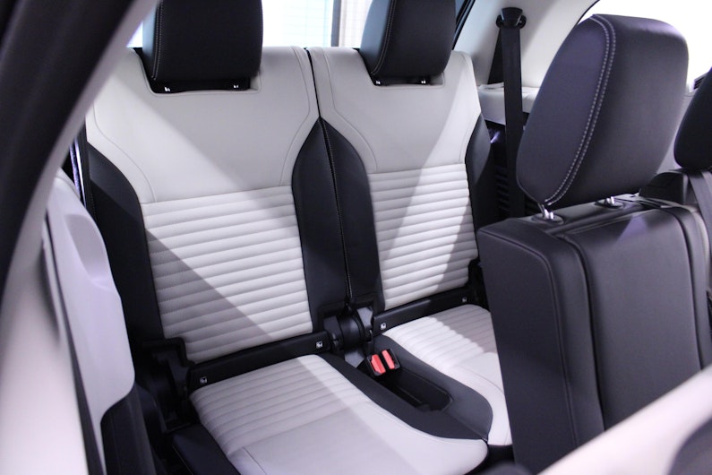 Vehicle image LAND ROVER DISCOVERY