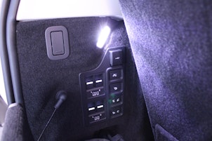 Vehicle image LAND ROVER Discovery 3.0 D I6 350 Dynamic HSE