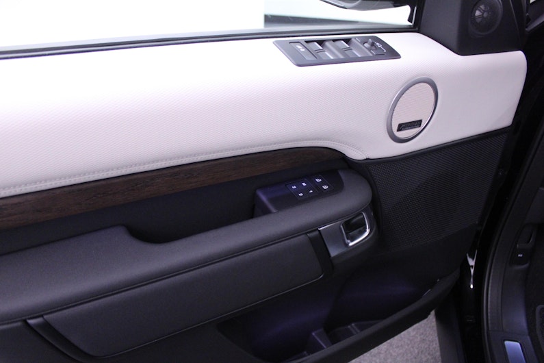 Vehicle image LAND ROVER DISCOVERY