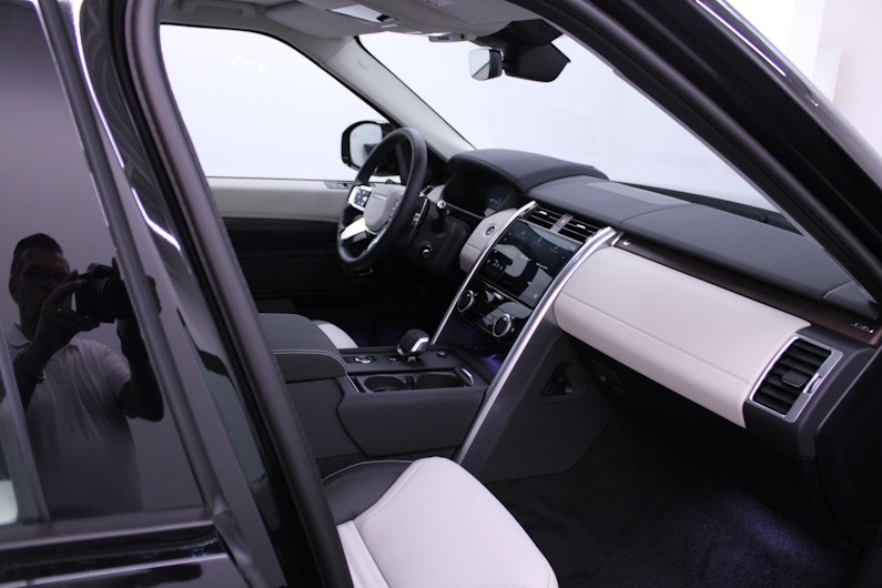 Vehicle image LAND ROVER DISCOVERY