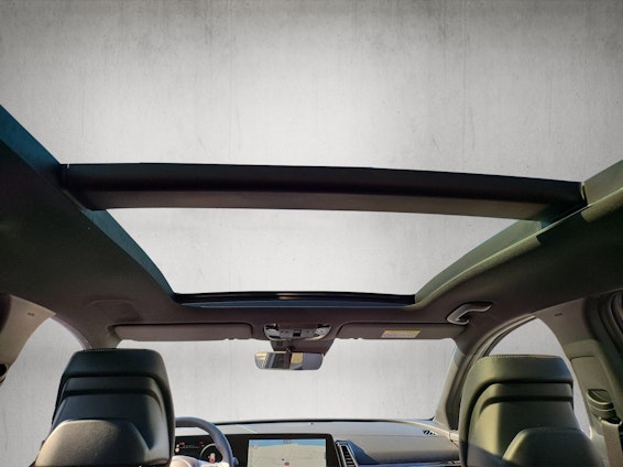 Vehicle image 12 Vehicle image 12