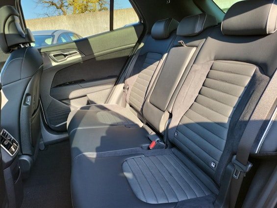 Vehicle image 9 Vehicle image 9