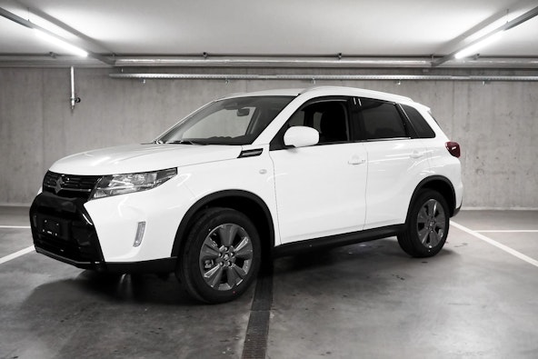 First vehicle image