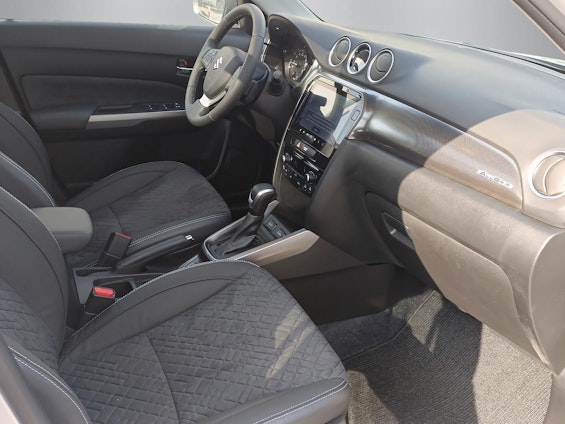 Vehicle image 5 Vehicle image 5