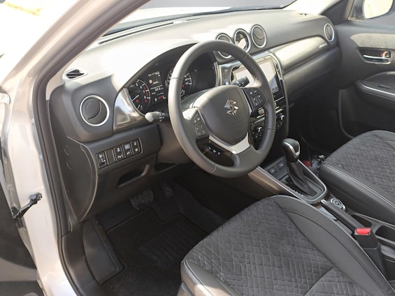 Vehicle image 10 Vehicle image 10