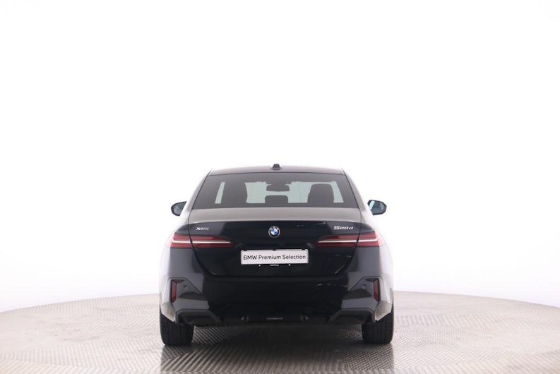 Vehicle image BMW 5 SERIES