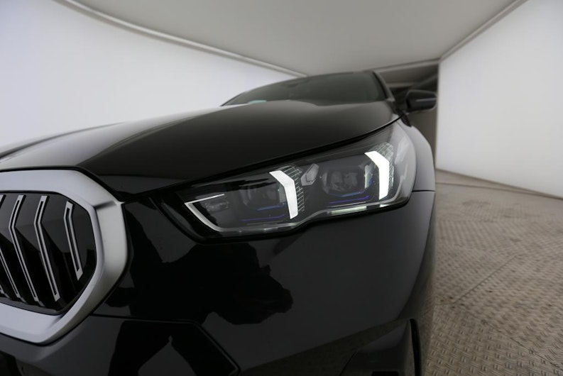 Vehicle image BMW 5 SERIES