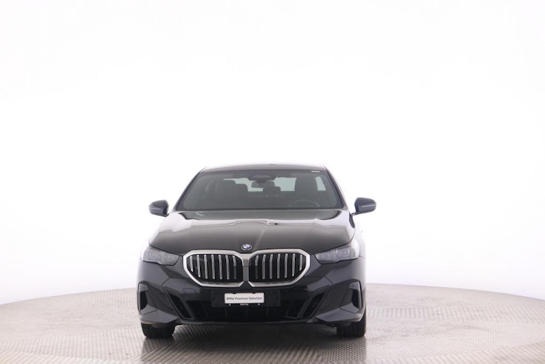Vehicle image BMW 5 SERIES