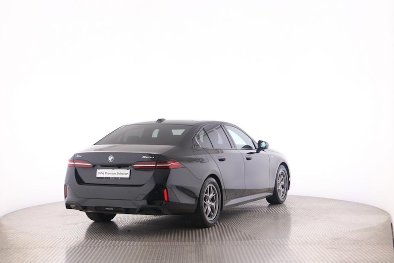 Vehicle image BMW 5 SERIES