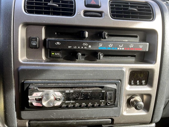 Vehicle image 25 Vehicle image 25